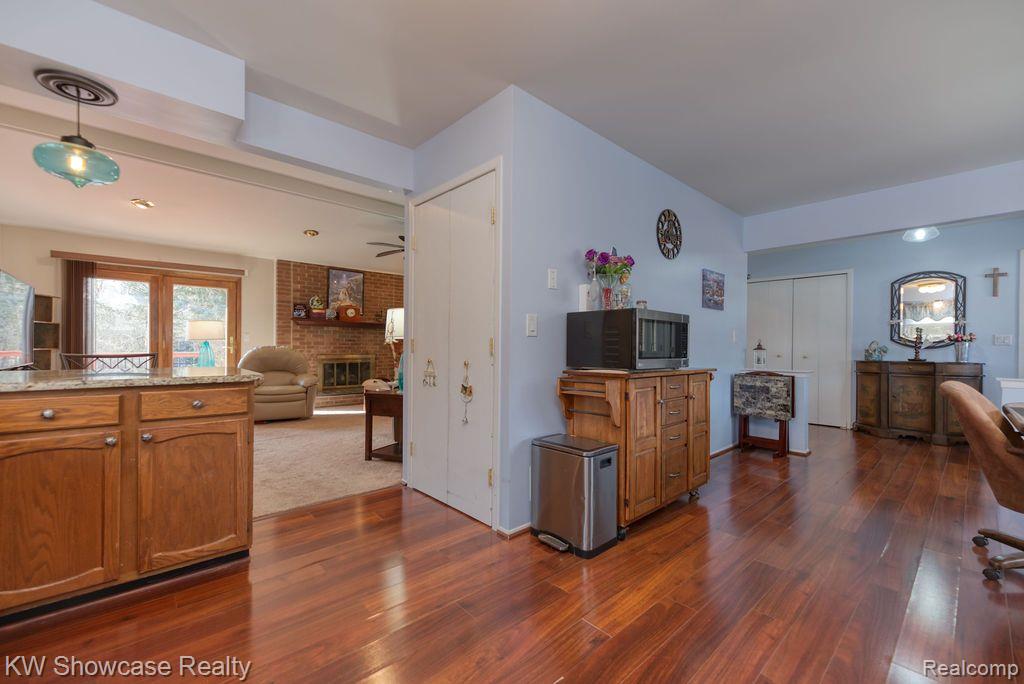 2254 Flanders Drive Rochester, MI 48307 - Photo 7 of 25 Open Kitchen