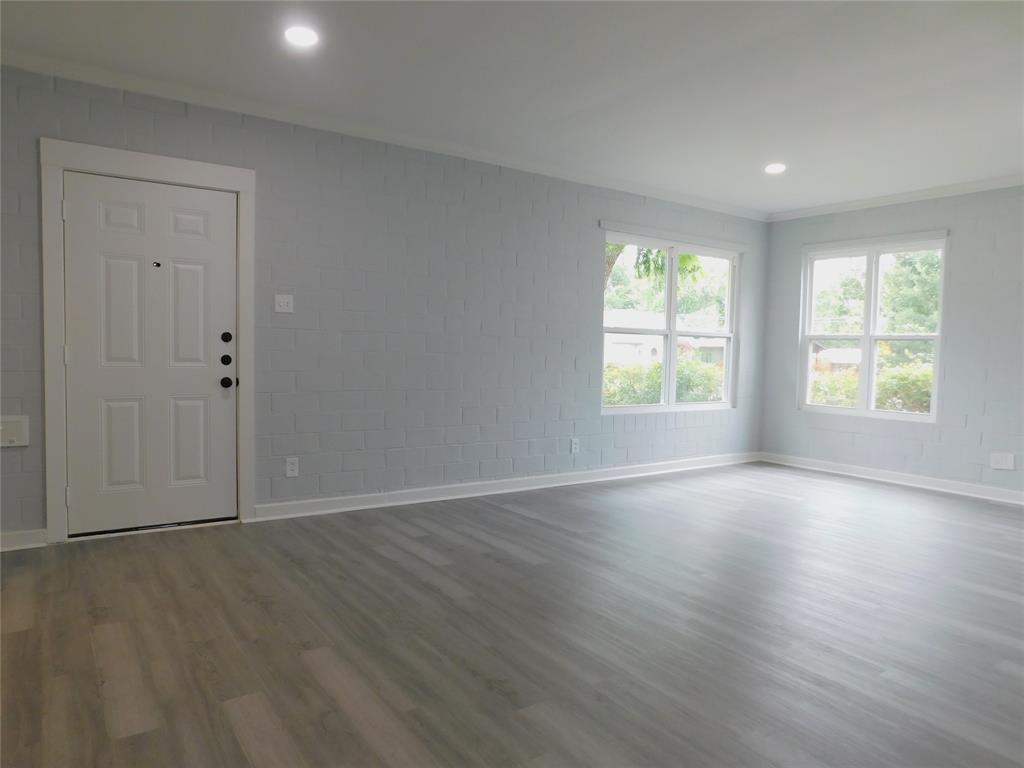 428 Fulton Street Denton, TX 76201 - Photo 7 of 34