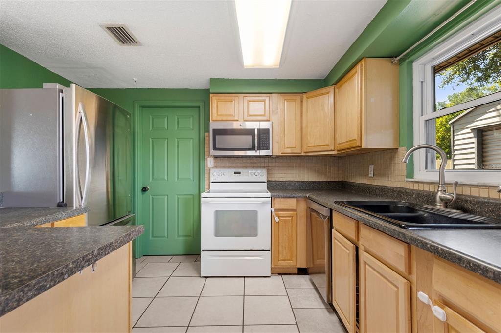 5557 146th Terrace North Clearwater, FL 33760 - Photo 12 of 45