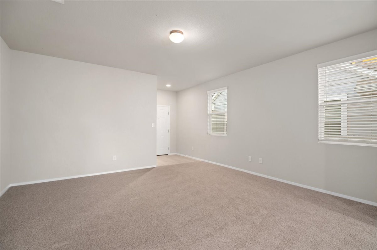107 Tillage Road Elgin, TX 78621 - Photo 5 of 32