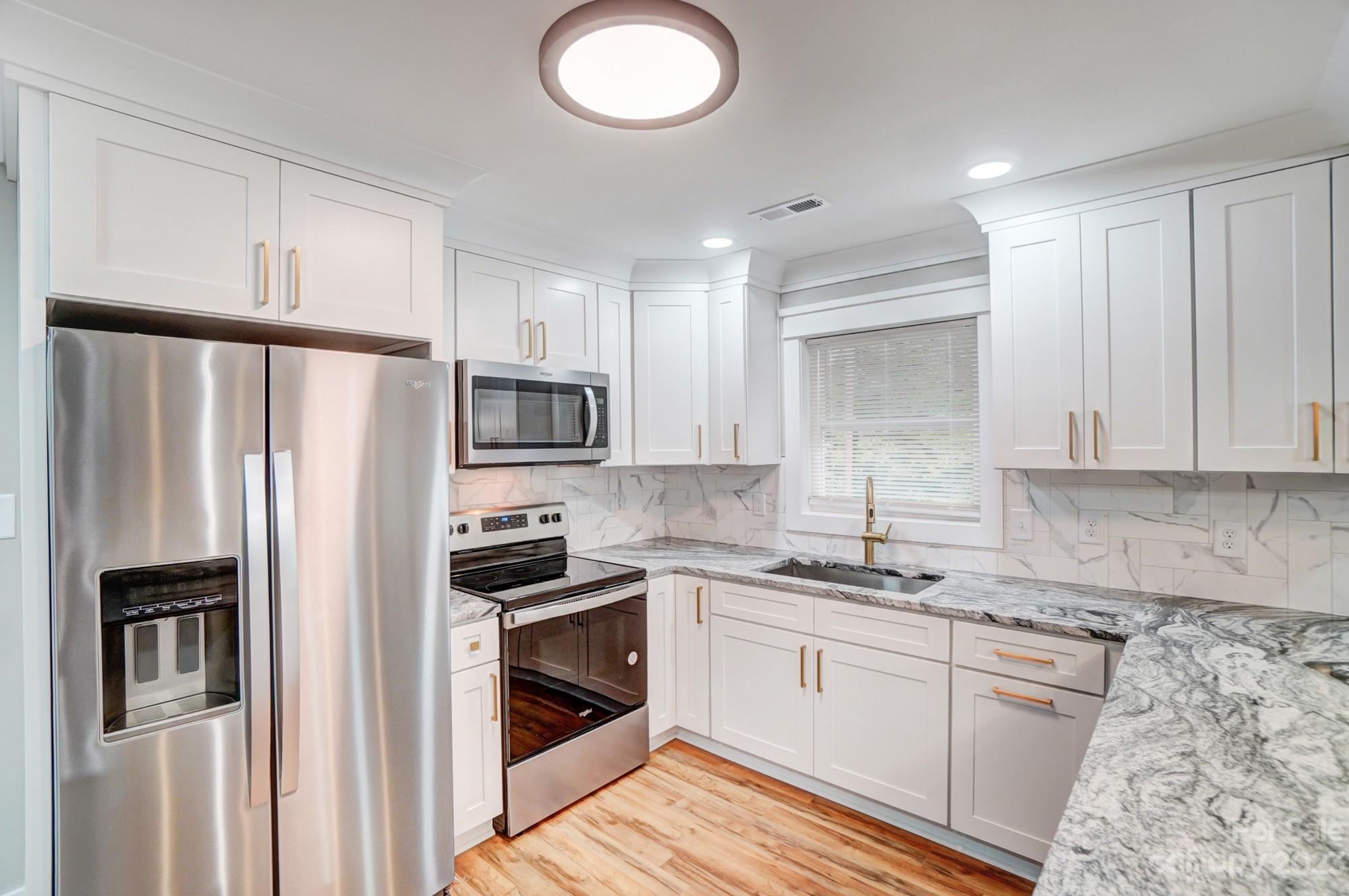 405 Fielding Road Charlotte, NC 28214 - Photo 7 of 47 Gallery Image 7