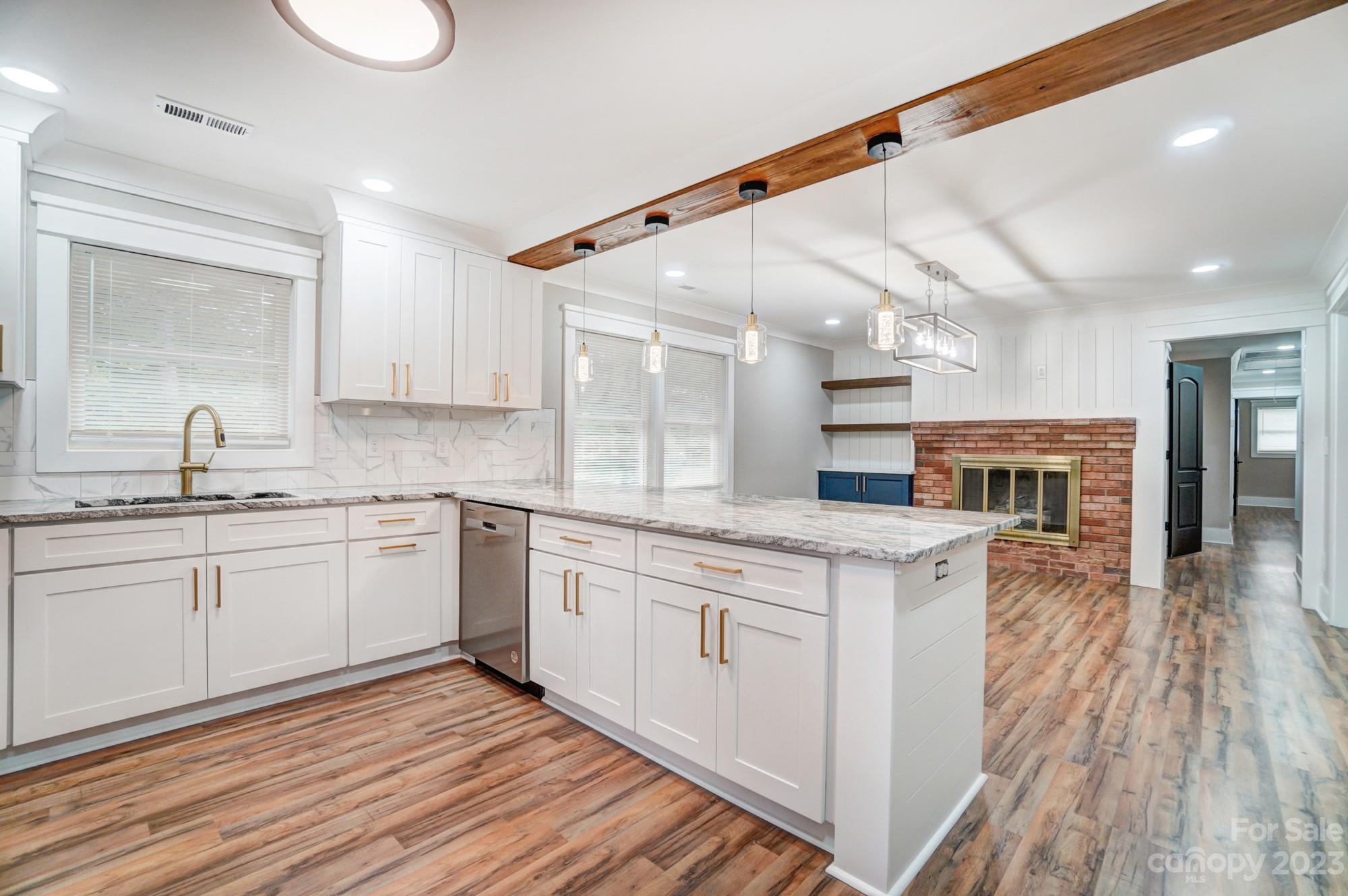 405 Fielding Road Charlotte, NC 28214 - Photo 8 of 47 Gallery Image 8