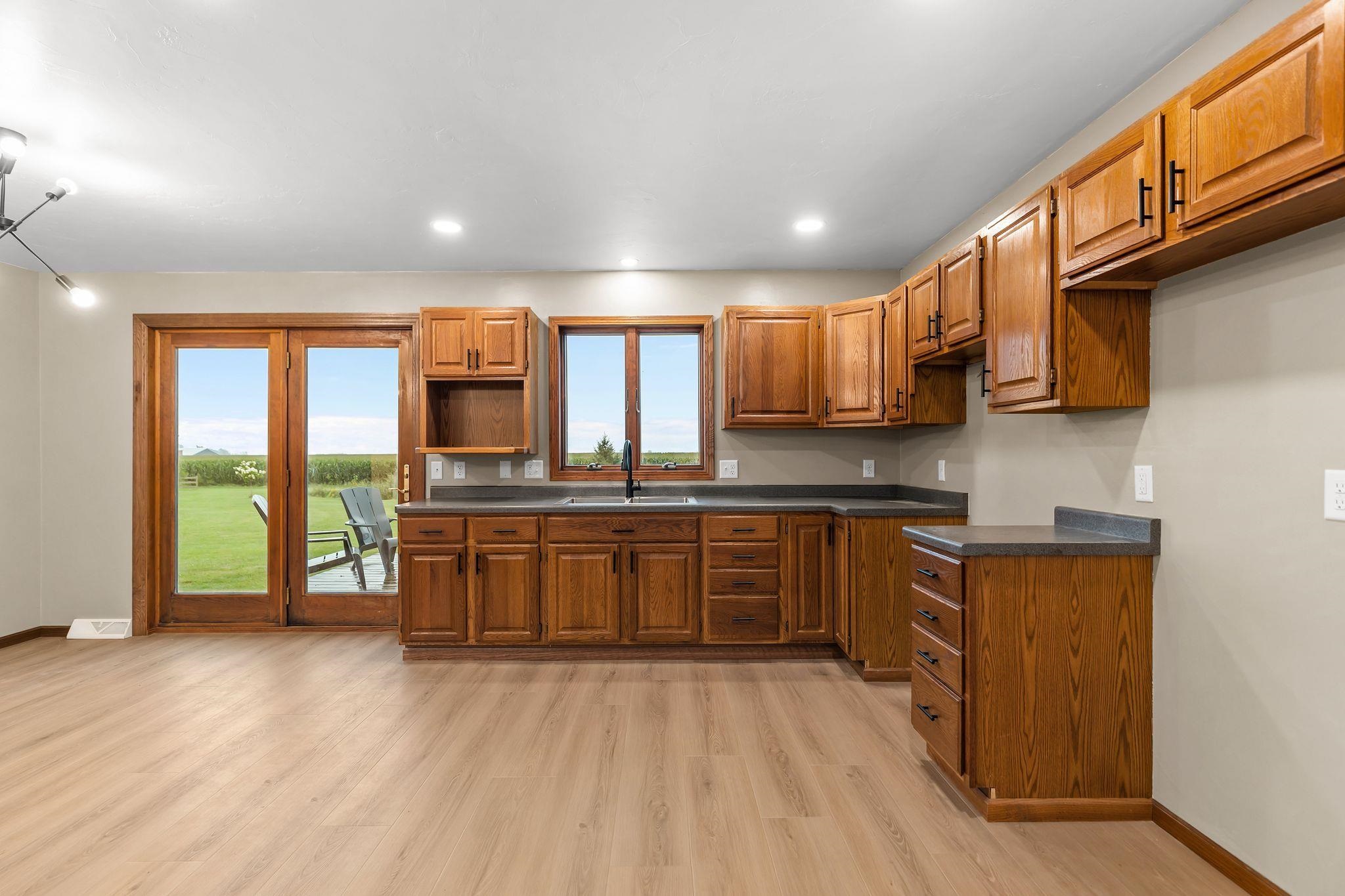 W1879 Plainview Road Seymour, WI 54165 - Photo 6 of 90 Gallery Image 6