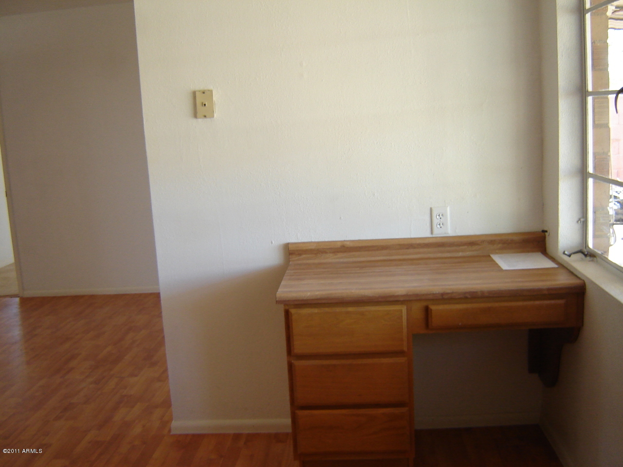 3908 West Bethany Home Road Phoenix, AZ 85019 - Photo 8 of 10 Kitchen Desk