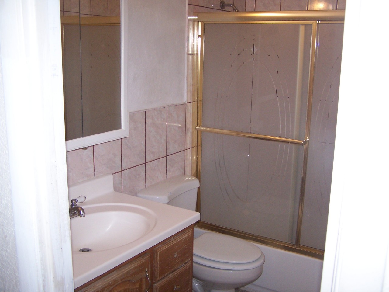 5933 West Osborn Road Phoenix, AZ 85033 - Photo 4 of 5 bathroom