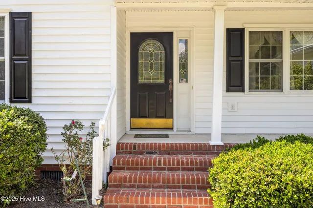 $2,000 | 2039 Royal Pines Drive, New Bern, NC 28560