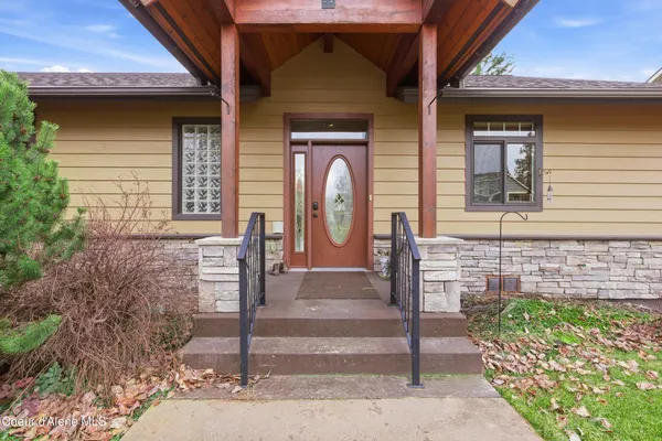 $775,000 | 418 Hanaford Road, Blanchard, ID 83804