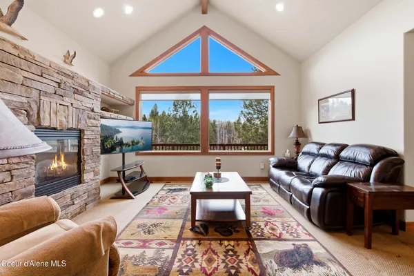 $775,000 | 418 Hanaford Road, Blanchard, ID 83804