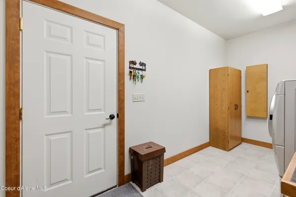 $775,000 | 418 Hanaford Road, Blanchard, ID 83804