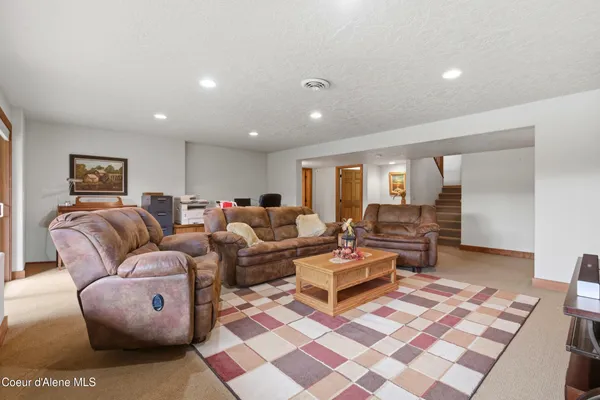 $775,000 | 418 Hanaford Road, Blanchard, ID 83804