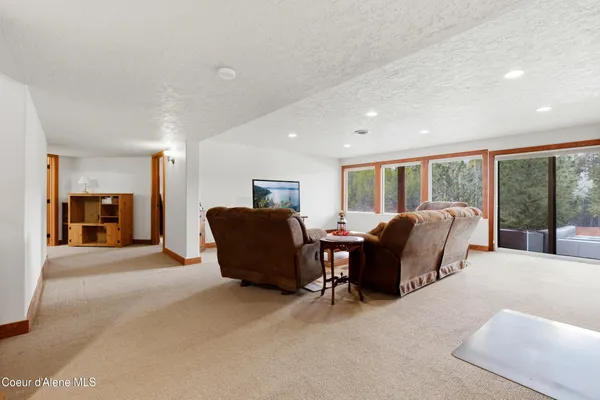 $775,000 | 418 Hanaford Road, Blanchard, ID 83804