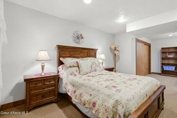 $775,000 | 418 Hanaford Road, Blanchard, ID 83804