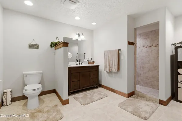 $775,000 | 418 Hanaford Road, Blanchard, ID 83804