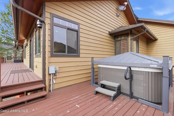 $775,000 | 418 Hanaford Road, Blanchard, ID 83804