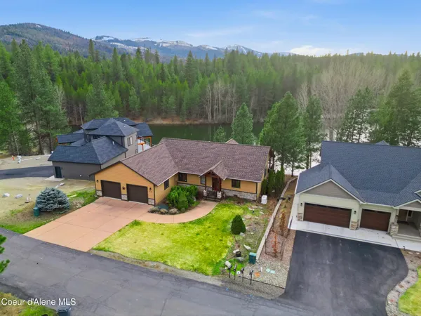 $775,000 | 418 Hanaford Road, Blanchard, ID 83804