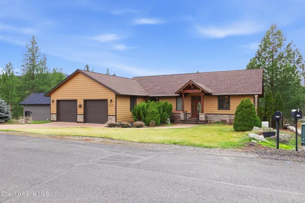 $775,000 | 418 Hanaford Road, Blanchard, ID 83804