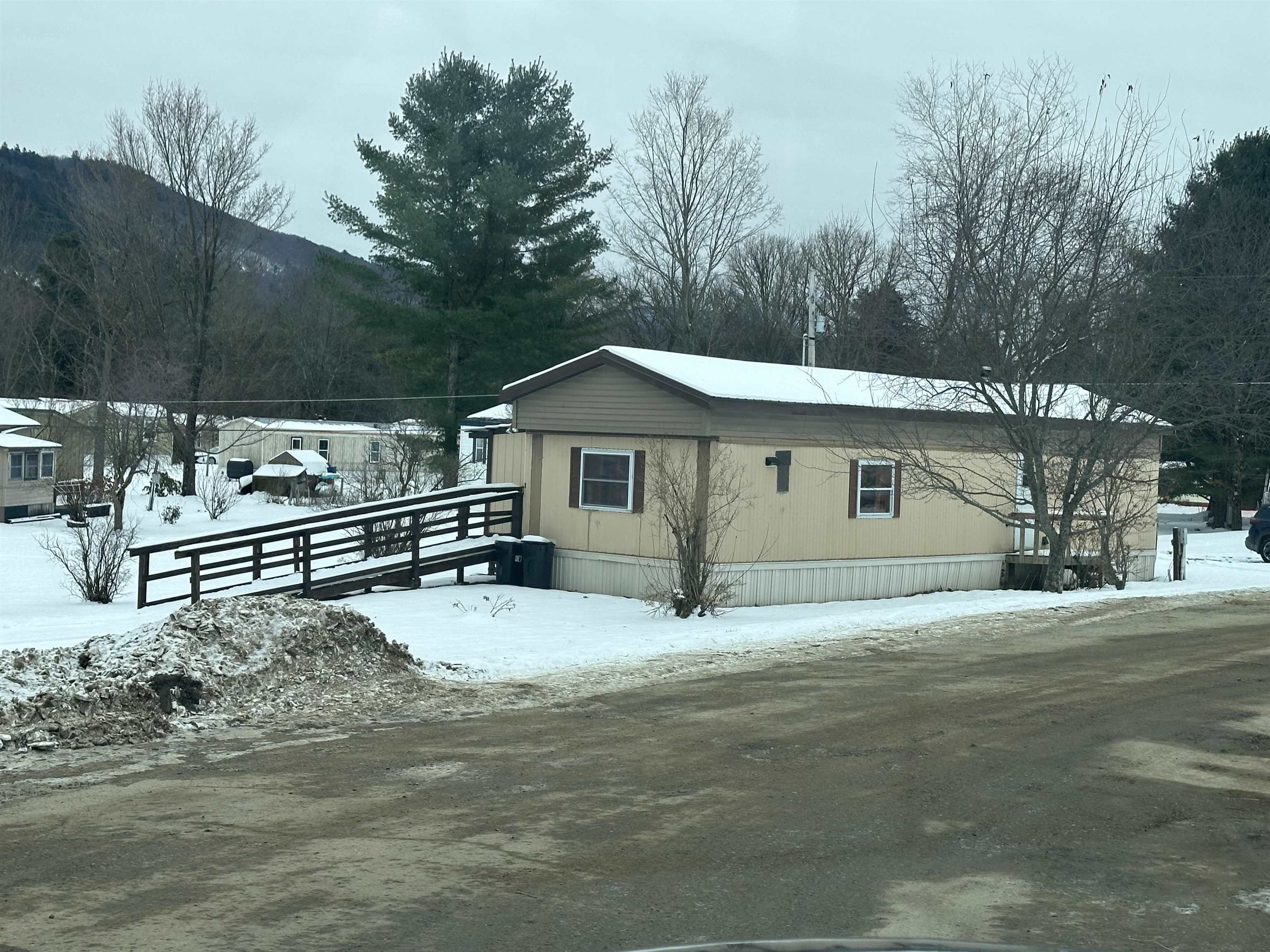31 Parkline Place Middlebury, VT 05753 - Photo 3 of 20