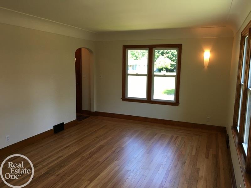 4445 North River Road Fort Gratiot, MI 48059 - Photo 21 of 52 31295428-21.JPG