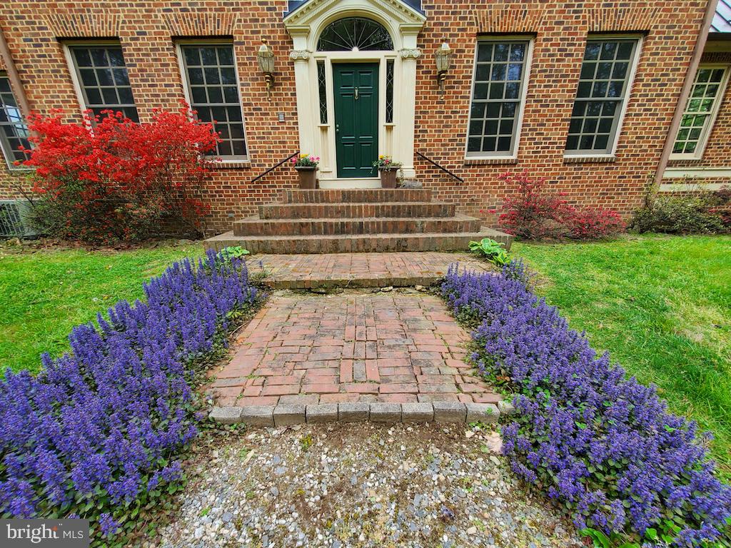 20252 Unison Road Round Hill, VA 20141 - Photo 2 of 44 Front walk in the spring time.
