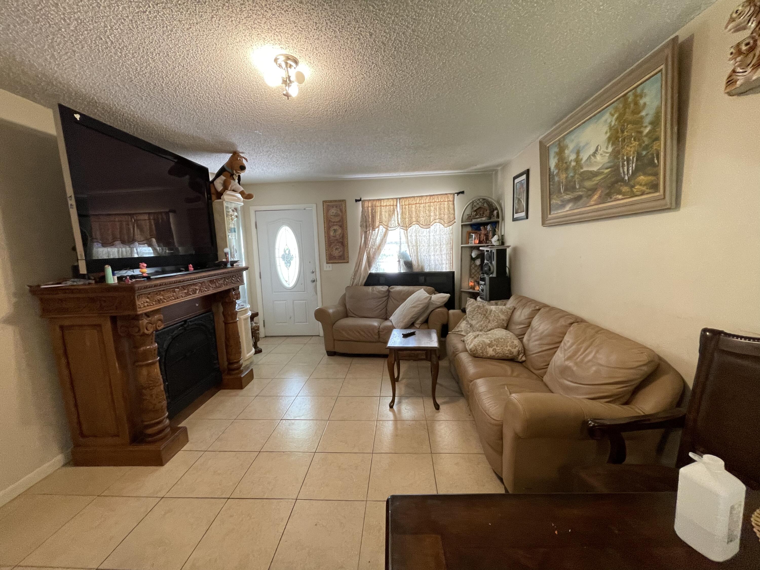 520 West Whitney Circle Jupiter, FL 33458 - Photo 9 of 20 C55423BD-C708-4FCC-A040-22C03426835D