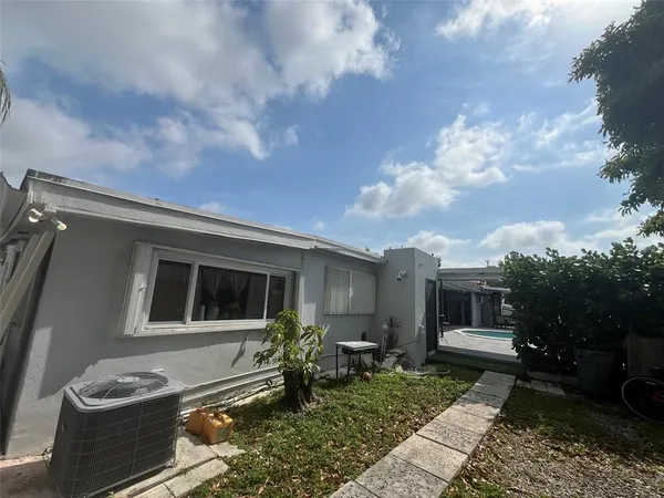 $1,249,000 | 9260 Southwest 164th Street, Palmetto Bay, FL 33157