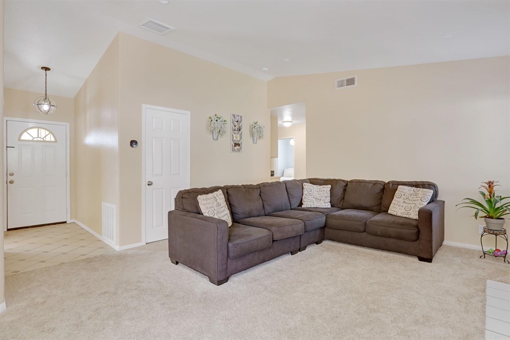 601 Iona Court Escondido, CA 92027 - Photo 11 of 26 Gallery Image 11