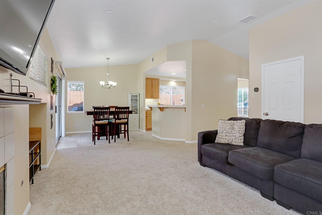 601 Iona Court Escondido, CA 92027 - Photo 10 of 26 Gallery Image 10