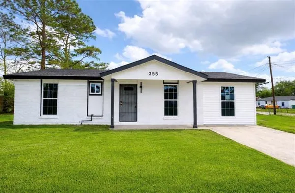 $219,900 | 355 Azalea Drive, Westwego, LA 70094