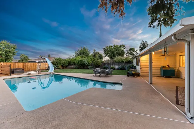 $460,000 | 1533 Sunnyside Avenue, Clovis, CA 93611