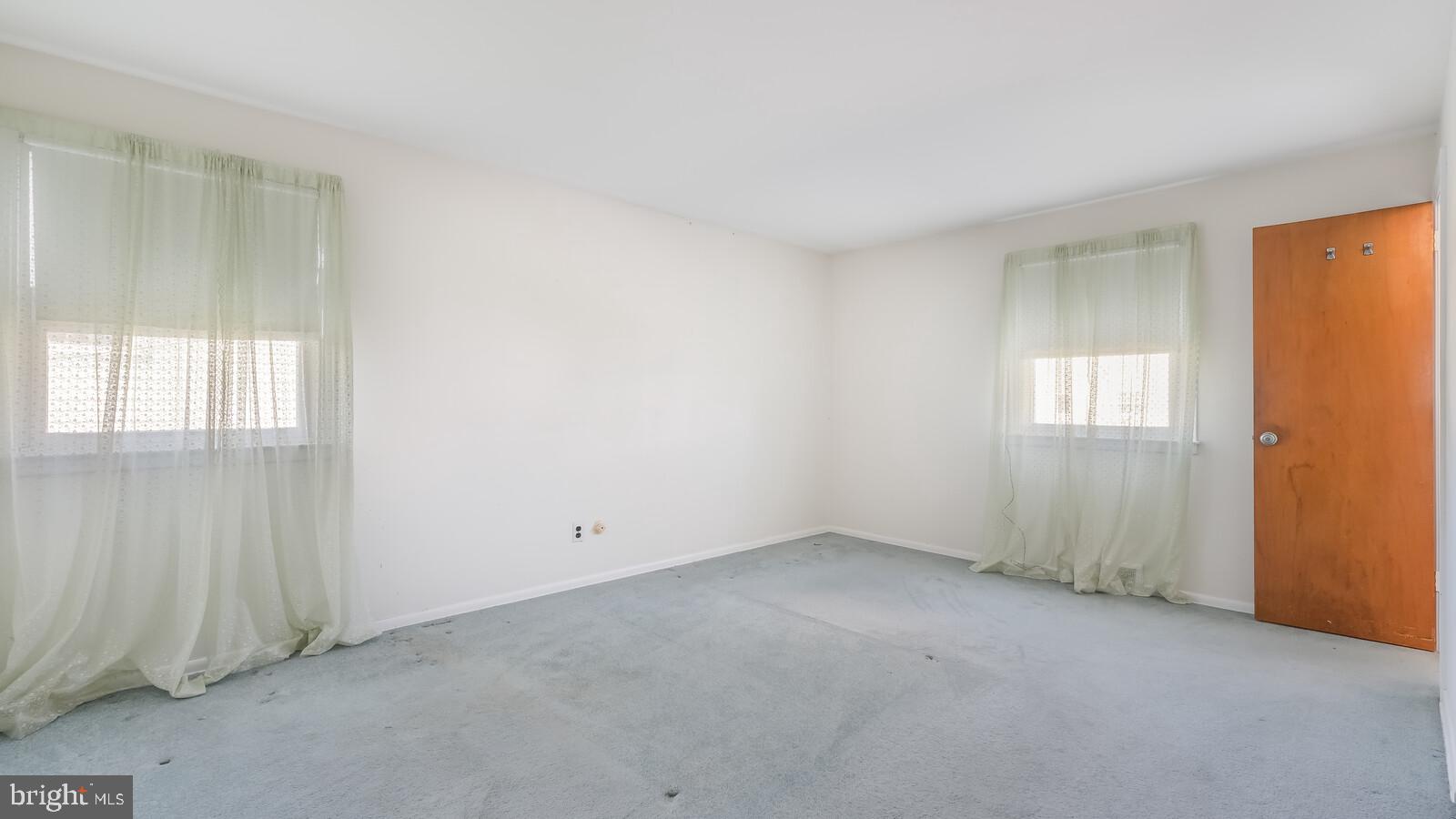 13028 Sewell Road Philadelphia, PA 19116 - Photo 17 of 28 Gallery Image 17