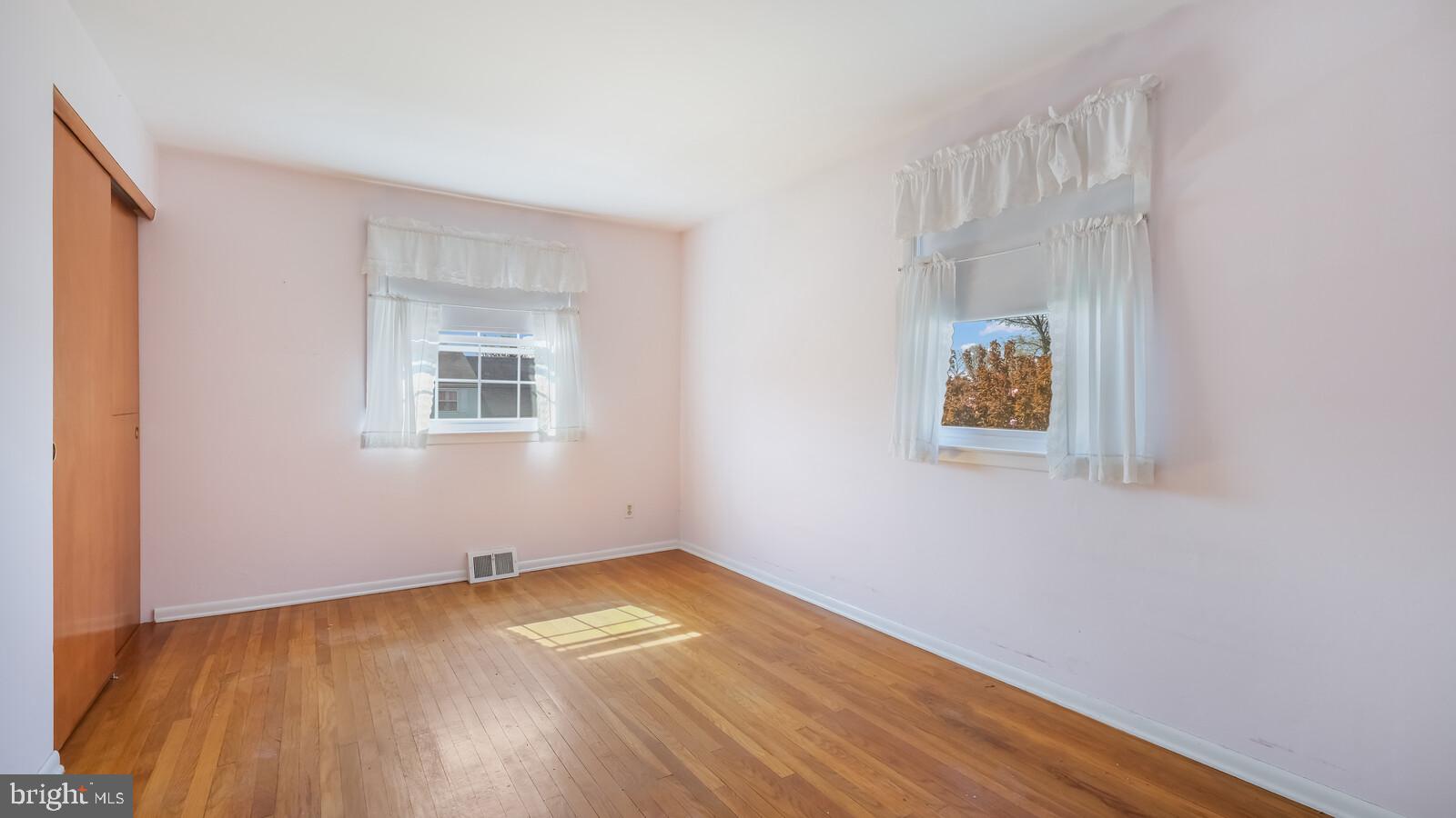13028 Sewell Road Philadelphia, PA 19116 - Photo 19 of 28 Gallery Image 19