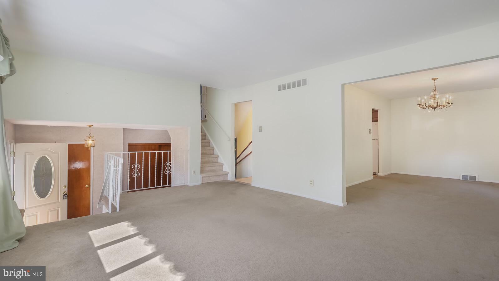 13028 Sewell Road Philadelphia, PA 19116 - Photo 8 of 28 Gallery Image 8