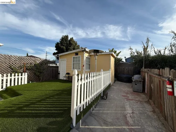 $1,625 | 1242 88th Avenue, Unit C, Oakland, CA 94621