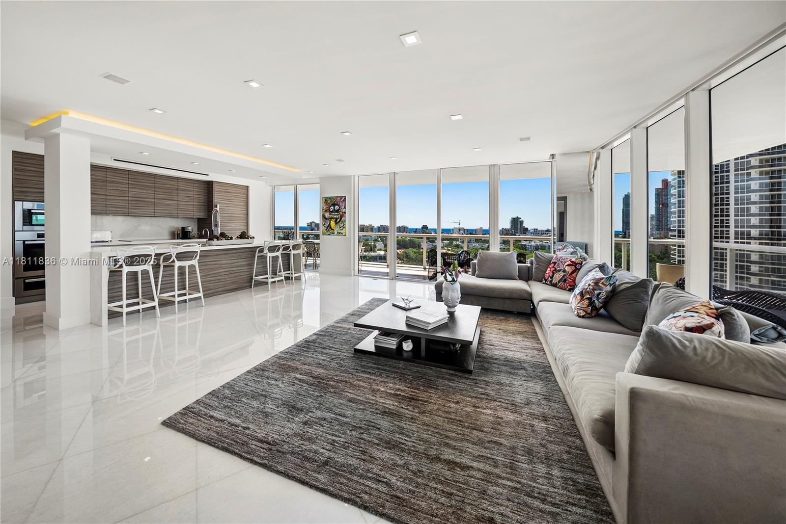 450 Alton Road, Unit 1007 Miami Beach, FL 33139 - Photo 4 of 78 Gallery Image 4