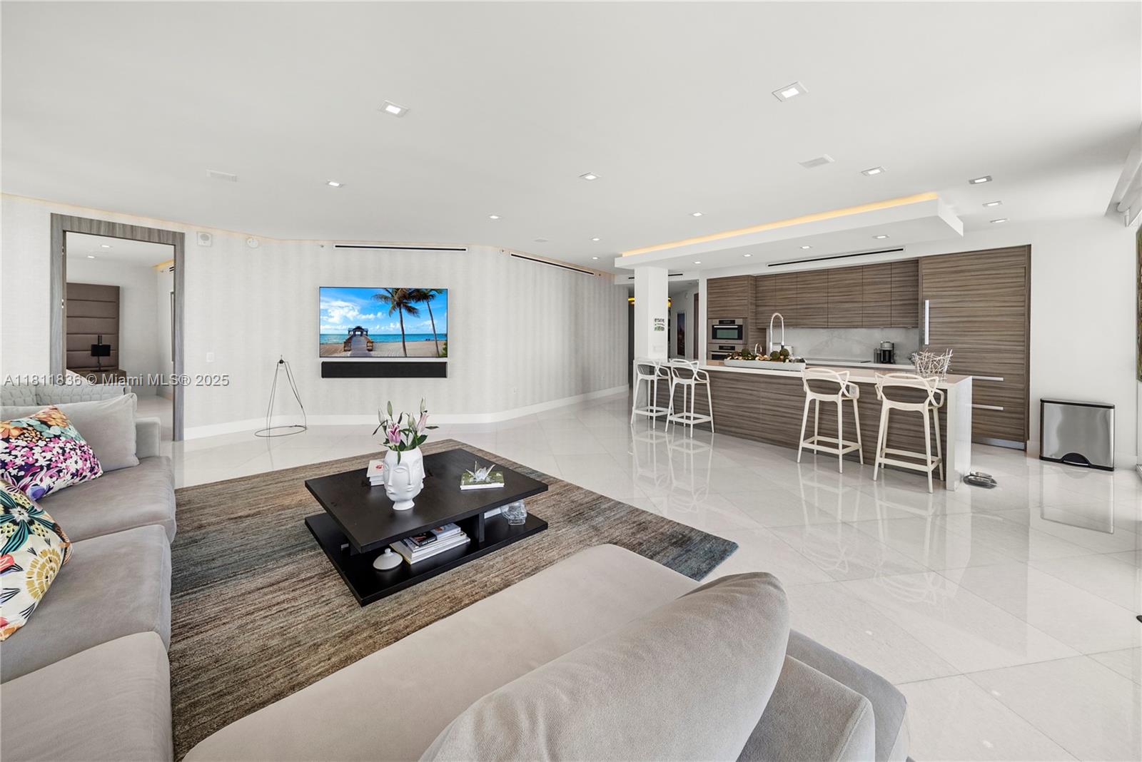 450 Alton Road, Unit 1007 Miami Beach, FL 33139 - Photo 7 of 78 Gallery Image 7