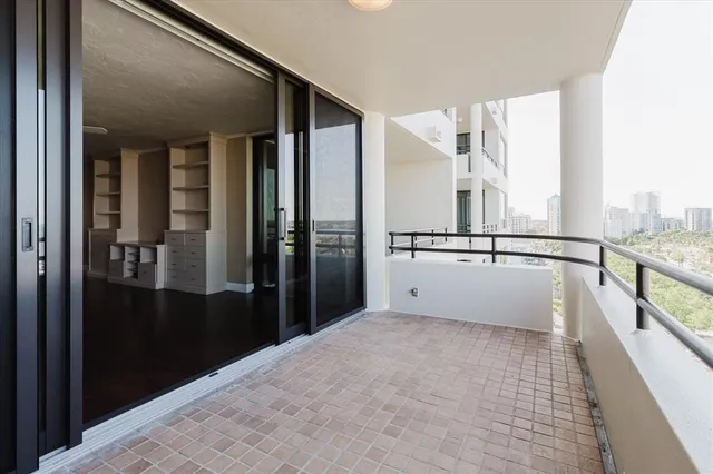 $1,499,999 | 1255 North Gulfstream Avenue, Unit 1104, Sarasota, FL 34236