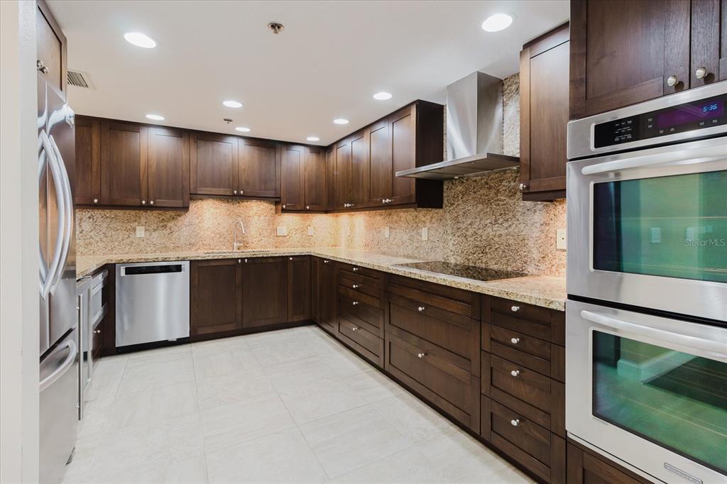 1255 North Gulfstream Avenue, Unit 1104 Sarasota, FL 34236 - Photo 27 of 87