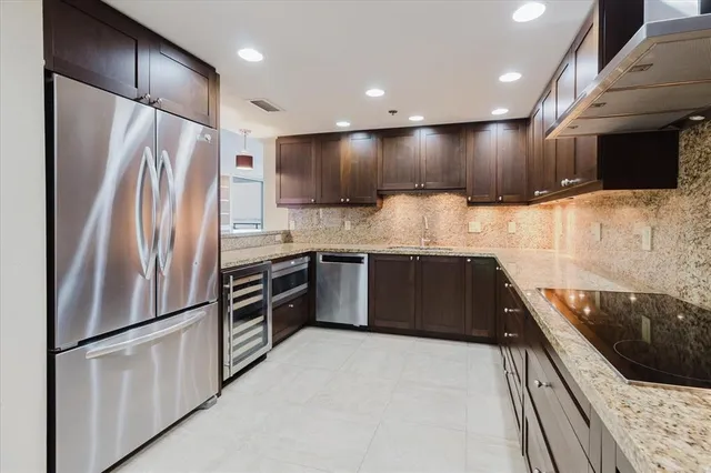 $1,499,999 | 1255 North Gulfstream Avenue, Unit 1104, Sarasota, FL 34236