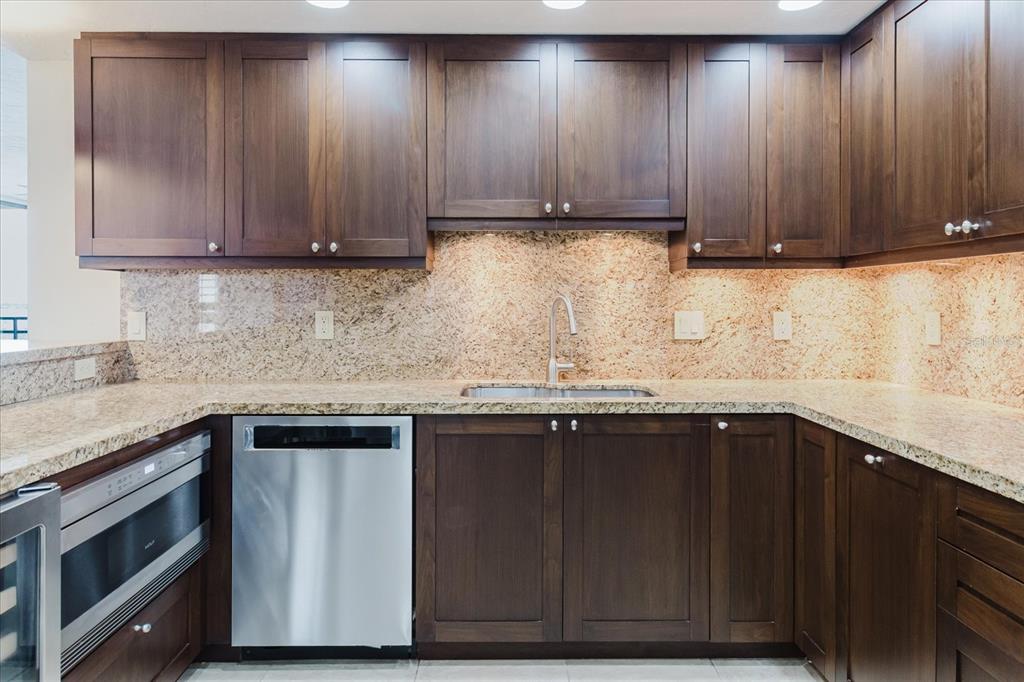 1255 North Gulfstream Avenue, Unit 1104 Sarasota, FL 34236 - Photo 32 of 87