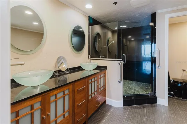 $1,499,999 | 1255 North Gulfstream Avenue, Unit 1104, Sarasota, FL 34236