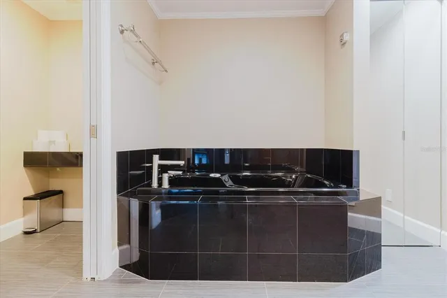 $1,499,999 | 1255 North Gulfstream Avenue, Unit 1104, Sarasota, FL 34236