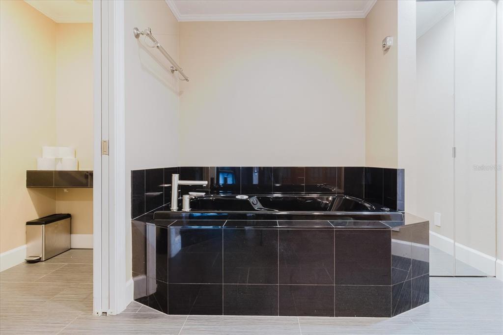 1255 North Gulfstream Avenue, Unit 1104 Sarasota, FL 34236 - Photo 49 of 87