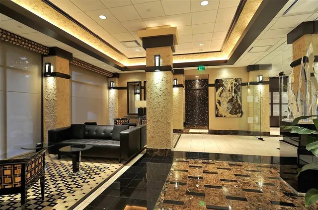 $1,499,999 | 1255 North Gulfstream Avenue, Unit 1104, Sarasota, FL 34236