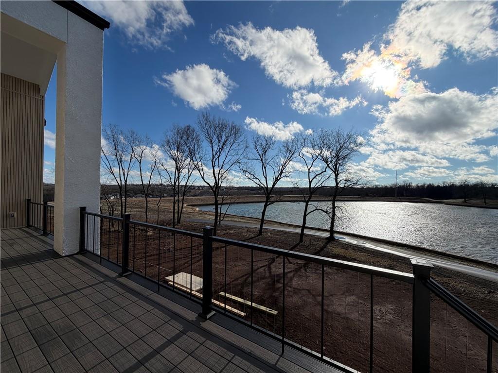 8976 Ginger Street Lenexa, KS 66227 - Photo 4 of 61