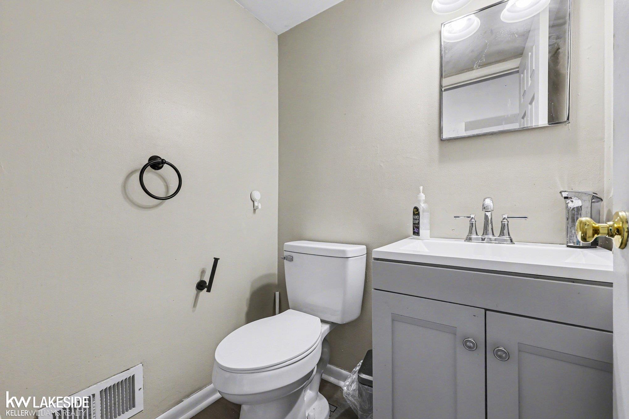 11518 Messmore Road, Unit 44 Utica, MI 48317 - Photo 10 of 21