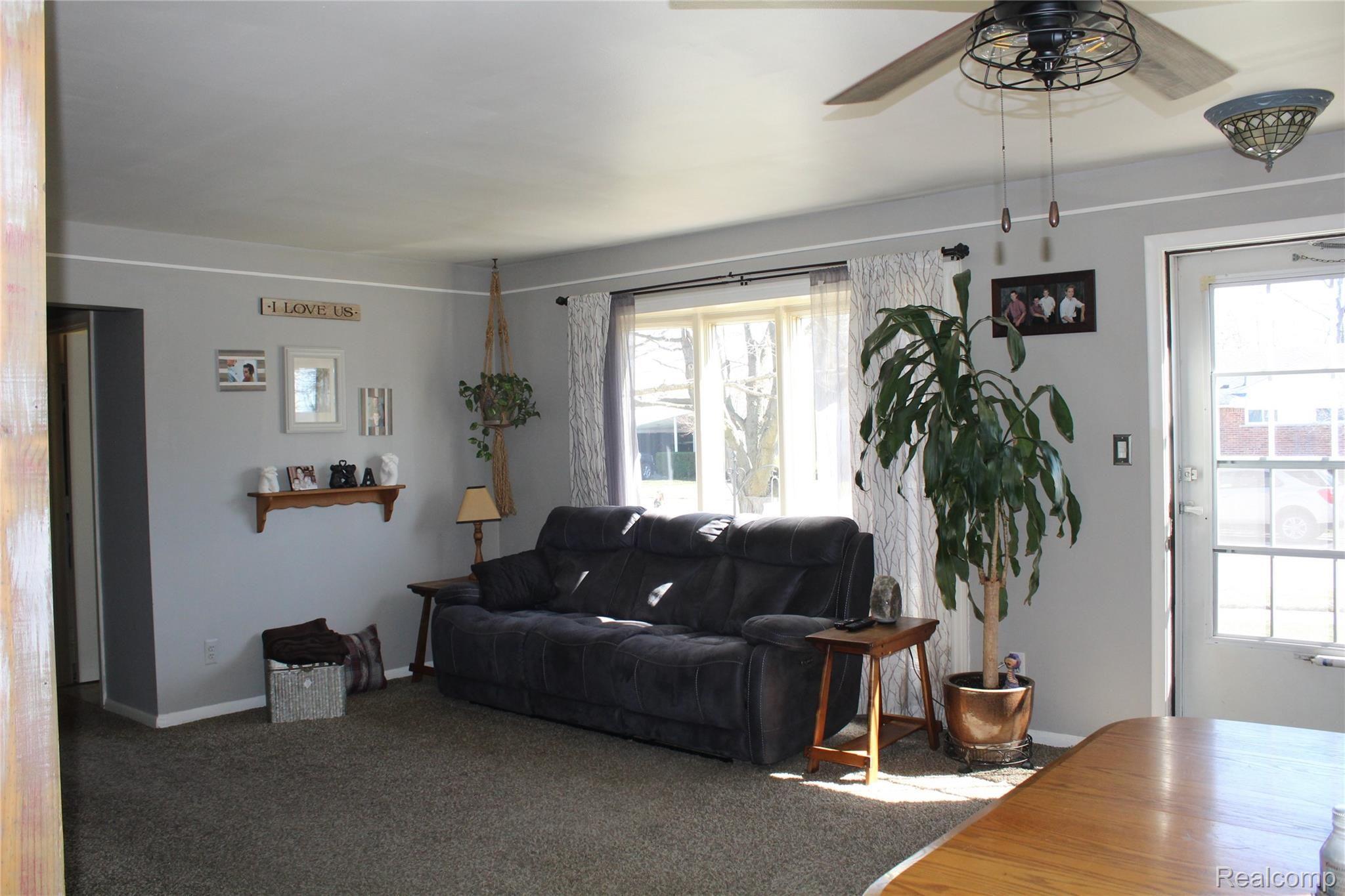 32240 Marblehead Road Farmington, MI 48336 - Photo 4 of 17 Open airy living room
