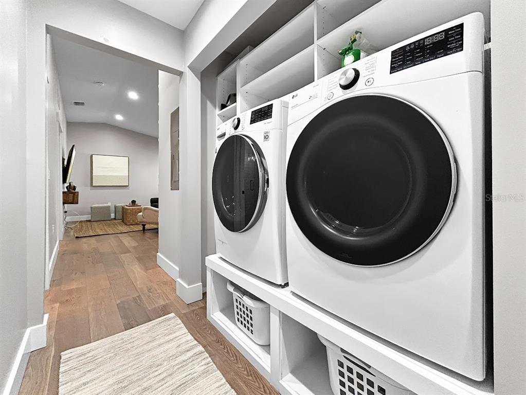 2908 West San Rafael Street Tampa, FL 33629 - Photo 26 of 27 a view of a kitchen with a washer and dryer