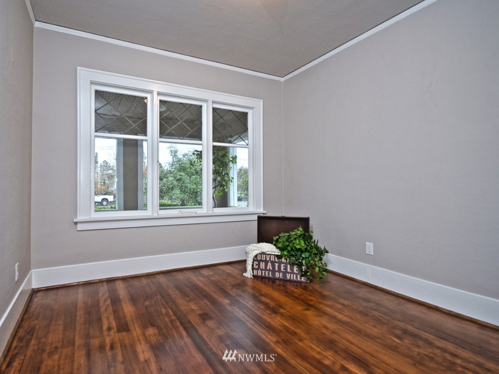 1107 North Midvale Place Seattle, WA 98103 - Photo 7 of 15 Gallery Image 7