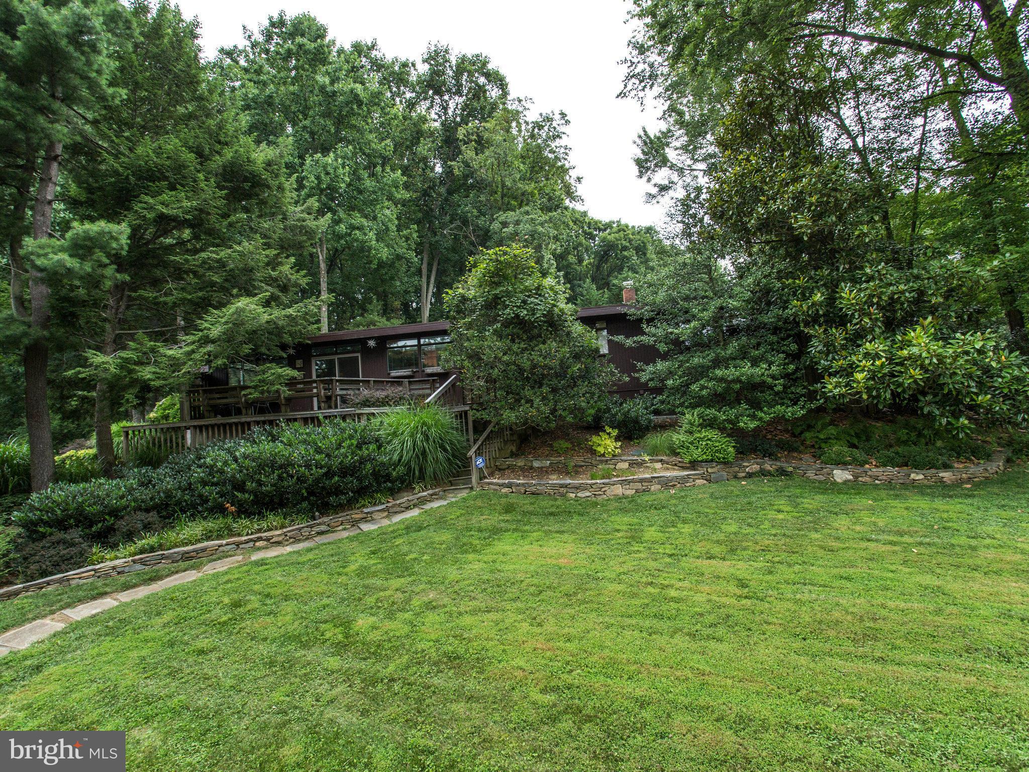 1068 Rector Lane McLean, VA 22102 - Photo 1 of 30 Exterior (Front)