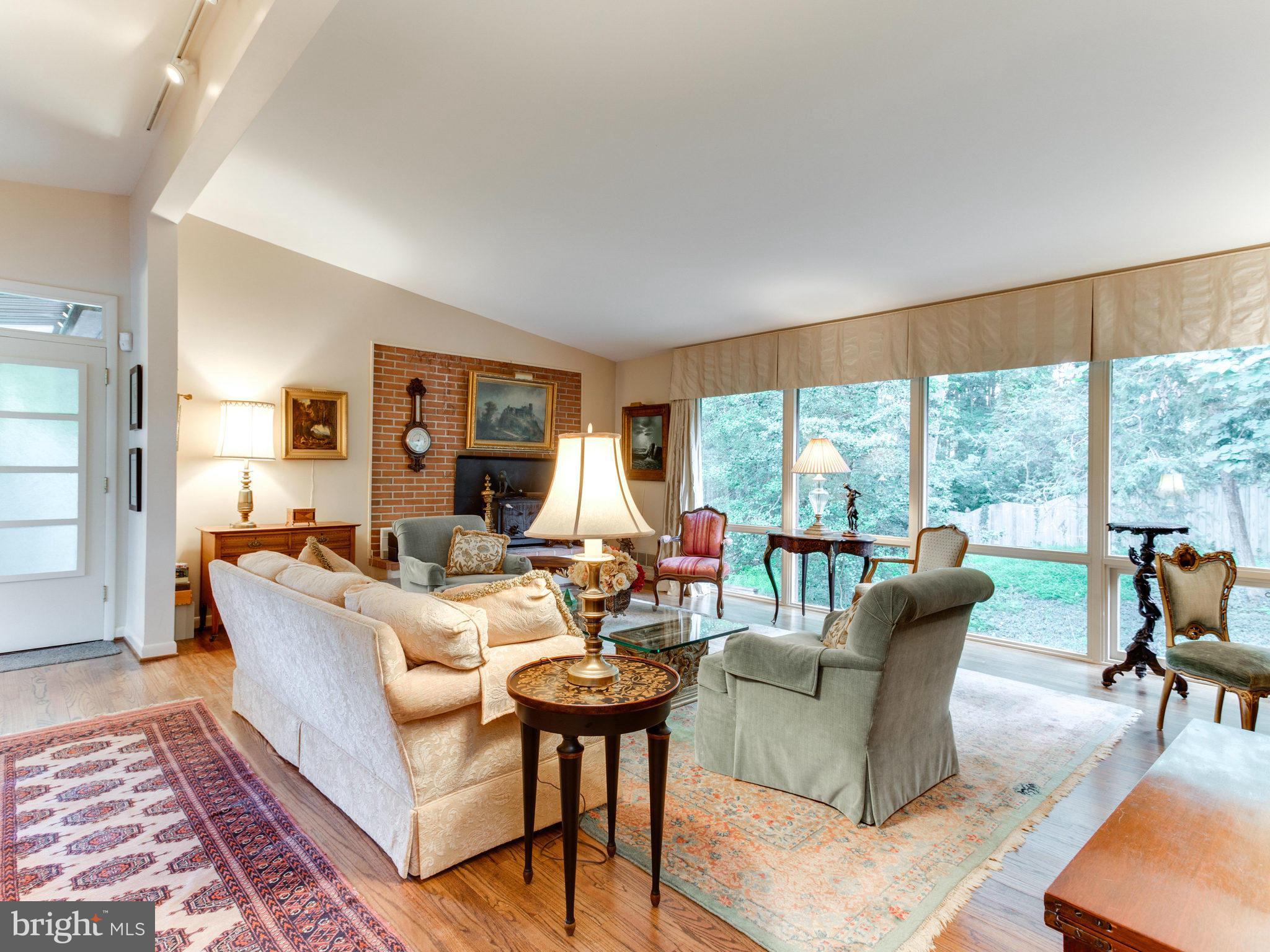 1068 Rector Lane McLean, VA 22102 - Photo 22 of 30 Living Room